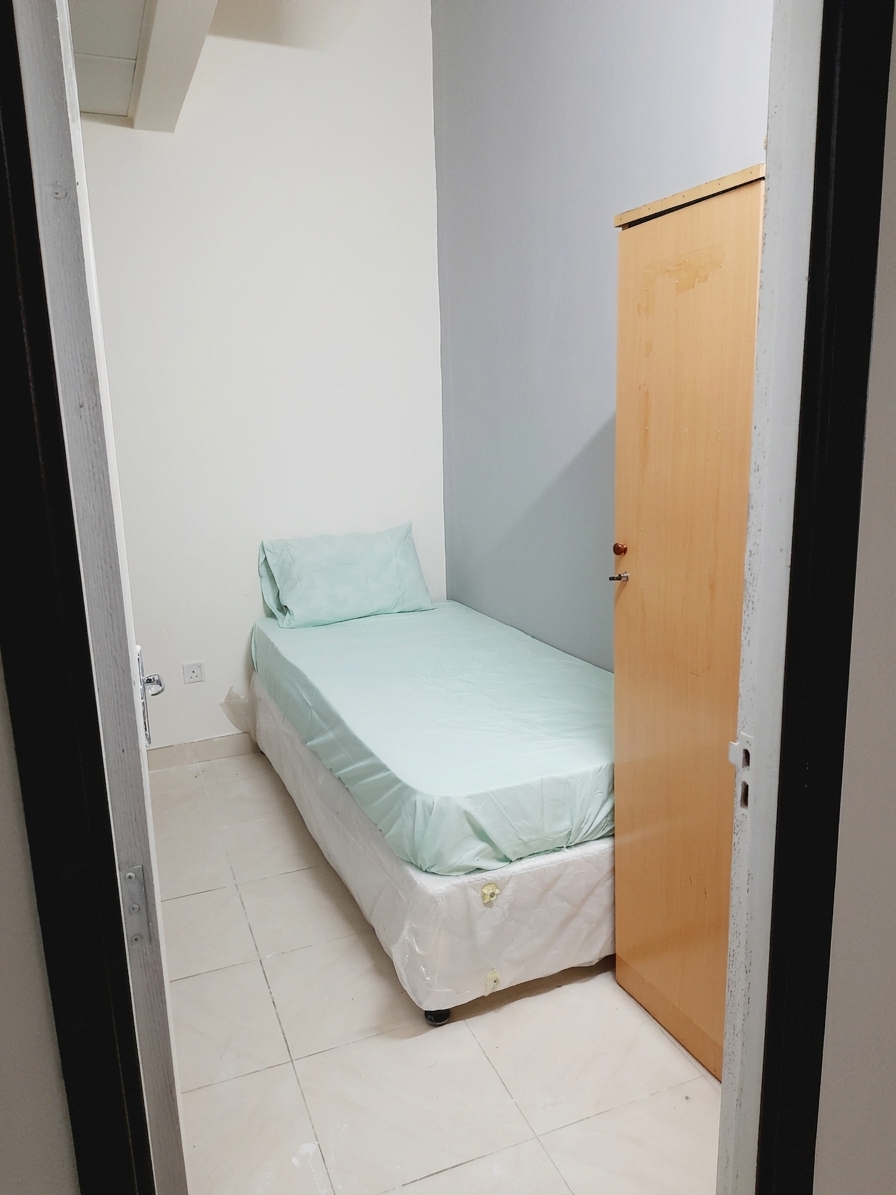Affordable Small room for Rent near Union Metro