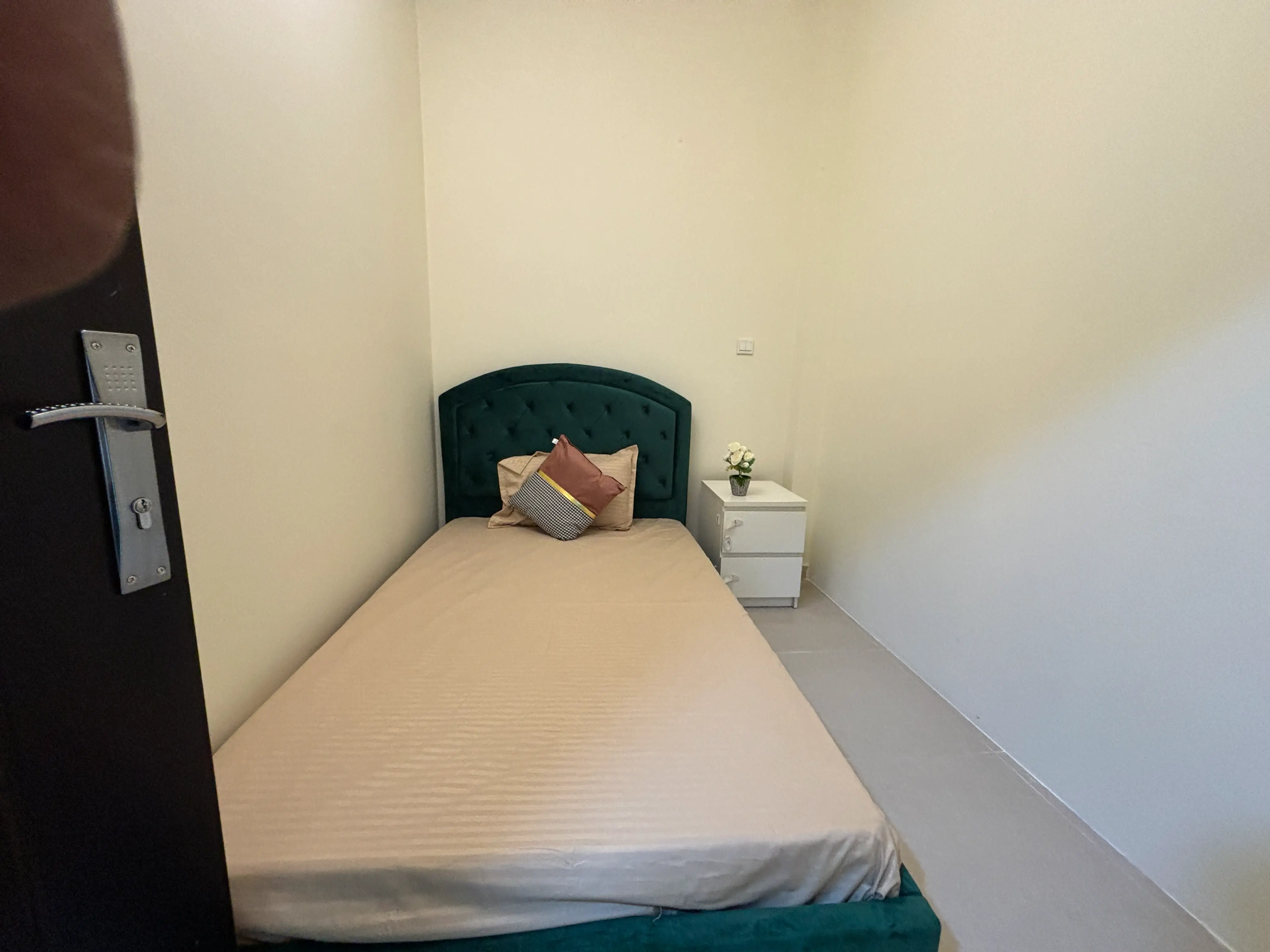 Cozy Room for rent in Apartment- JVC