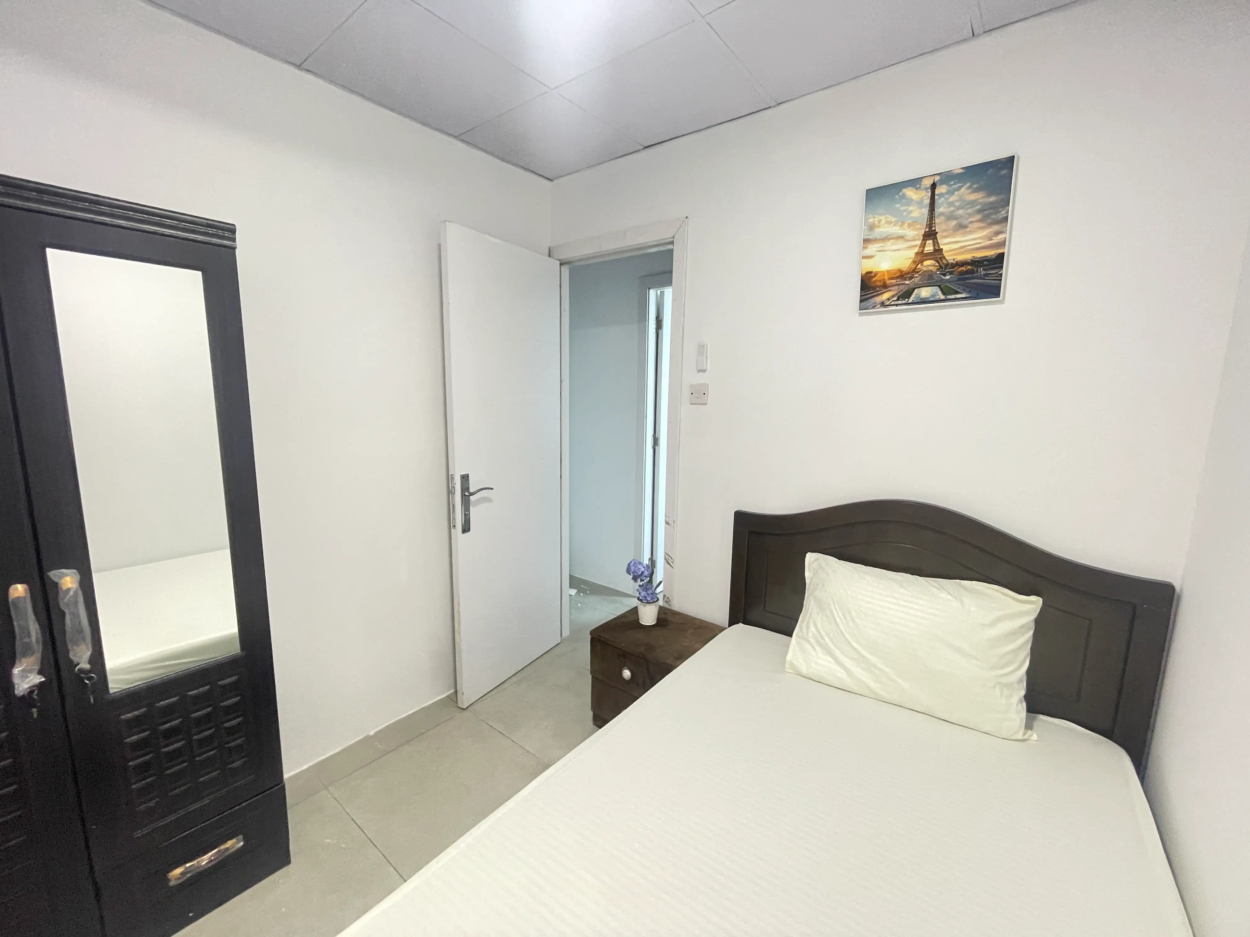 Cozy Small Room for rent | Majan