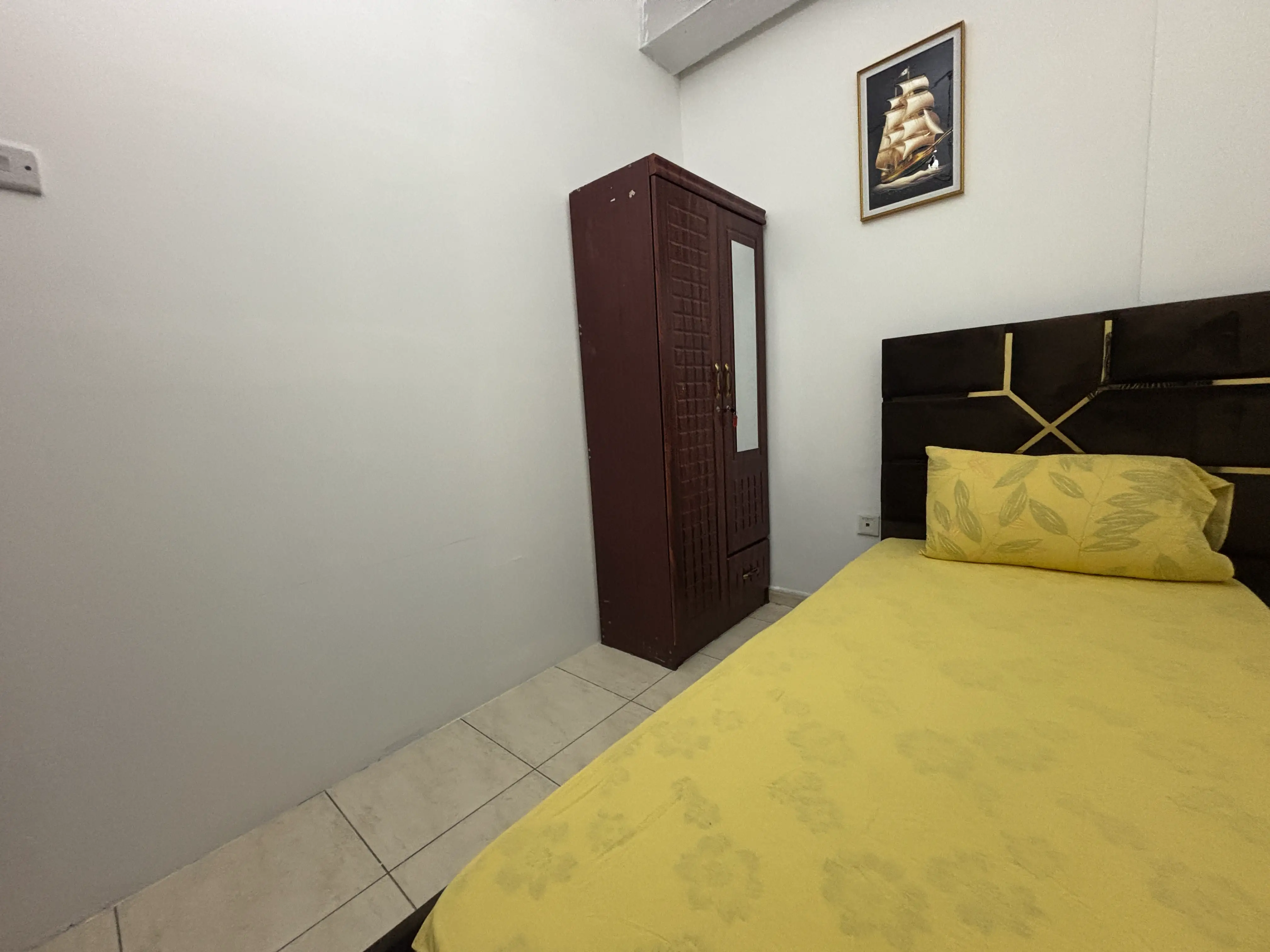 Small Room for rent in Skycourts - Dubailand