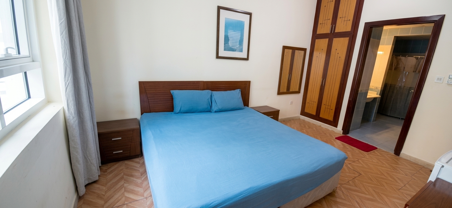 Spacious Master room near MOE