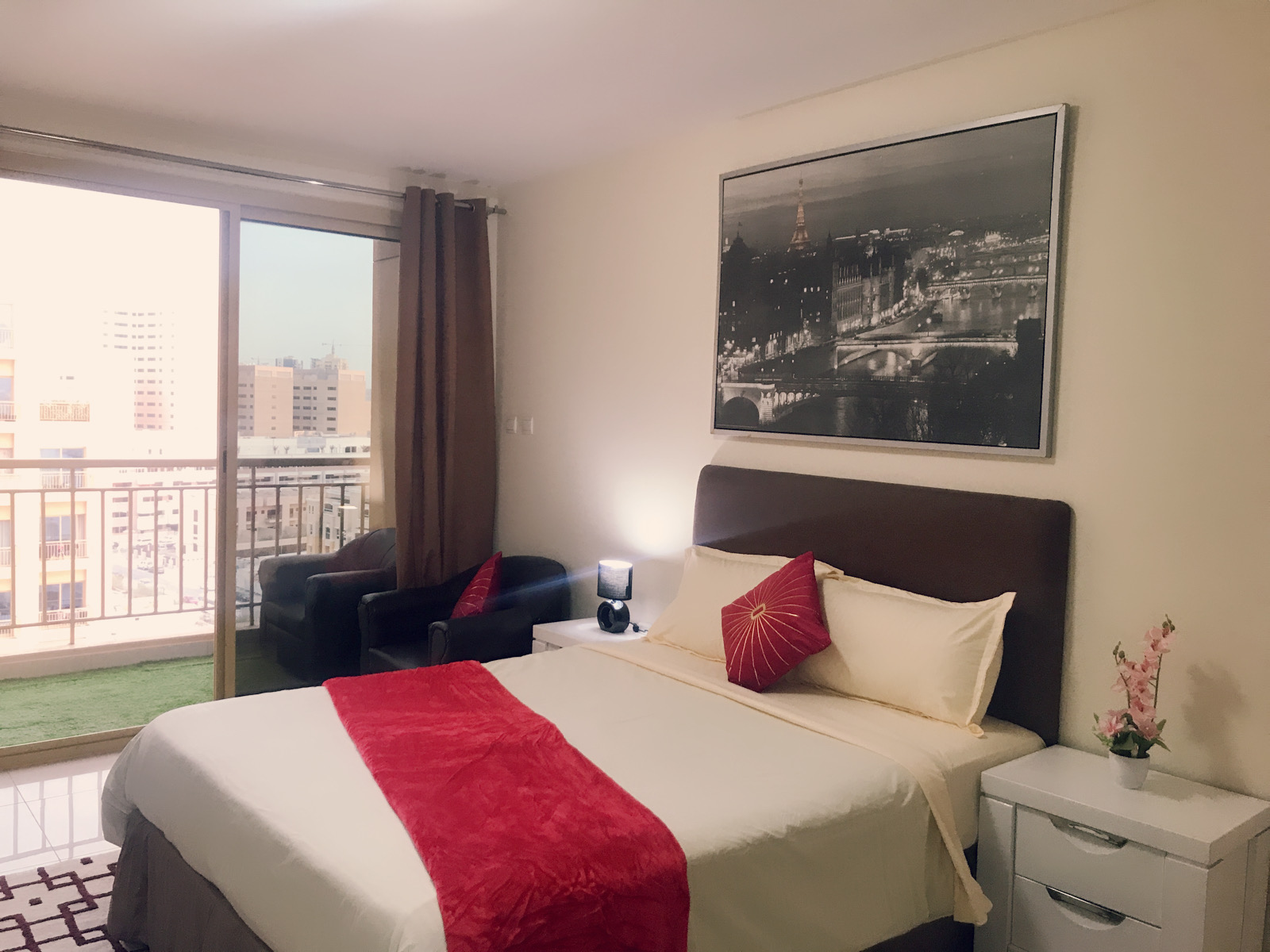 Spacious Master room in JVC